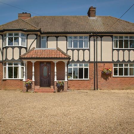 Harwood House B&B Great Dunmow Bagian luar foto